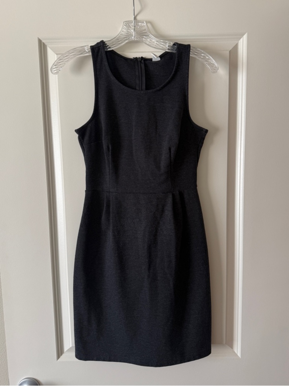 Old Navy Gray Sleeveless Sheath Dress